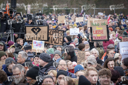 Demonstration 'Rettet die Brandmauer!' in Berlin