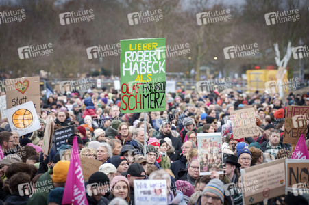 Demonstration 'Rettet die Brandmauer!' in Berlin