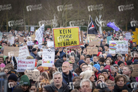Demonstration 'Rettet die Brandmauer!' in Berlin