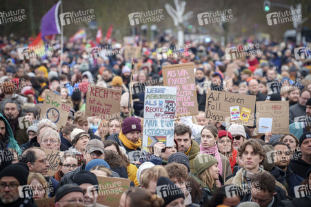 Demonstration 'Rettet die Brandmauer!' in Berlin