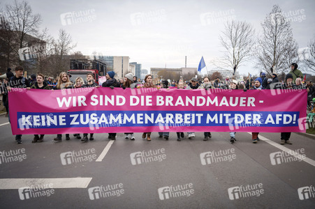 Demonstration 'Rettet die Brandmauer!' in Berlin