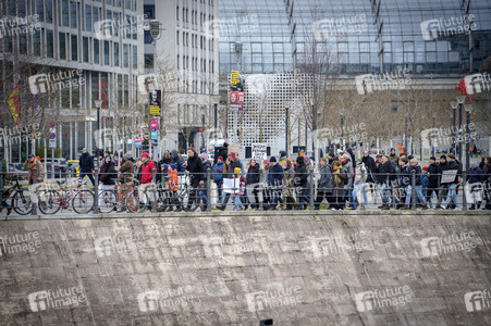Demonstration 'Rettet die Brandmauer!' in Berlin