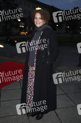 Theaterpremiere 'Keiner hat gesagt, dass Du ausziehen sollst' in Berlin