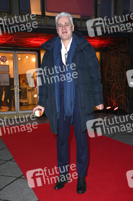 Theaterpremiere 'Keiner hat gesagt, dass Du ausziehen sollst' in Berlin