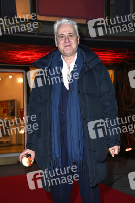 Theaterpremiere 'Keiner hat gesagt, dass Du ausziehen sollst' in Berlin