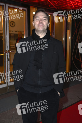 Theaterpremiere 'Keiner hat gesagt, dass Du ausziehen sollst' in Berlin