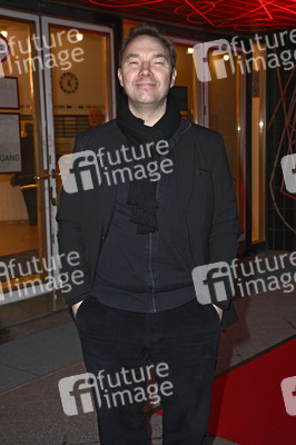 Theaterpremiere 'Keiner hat gesagt, dass Du ausziehen sollst' in Berlin