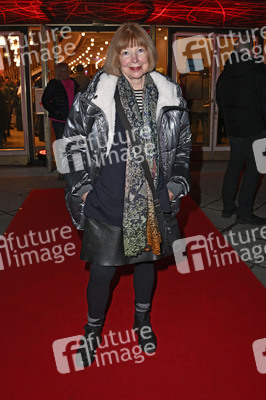 Theaterpremiere 'Keiner hat gesagt, dass Du ausziehen sollst' in Berlin