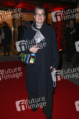 Theaterpremiere 'Keiner hat gesagt, dass Du ausziehen sollst' in Berlin