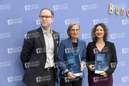 Bundespressekonferenz Vorstellung des Gutachten des Nationalen Normenkontrollrats in Berlin