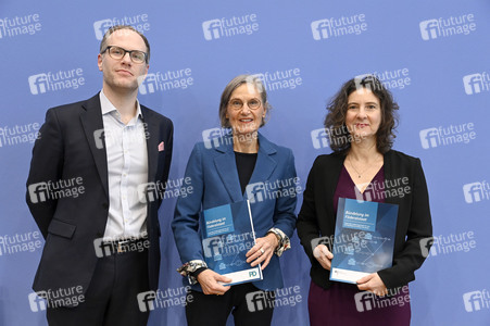 Bundespressekonferenz Vorstellung des Gutachten des Nationalen Normenkontrollrats in Berlin