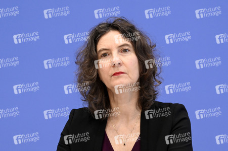 Bundespressekonferenz Vorstellung des Gutachten des Nationalen Normenkontrollrats in Berlin