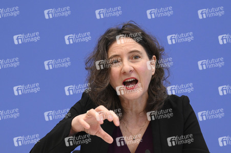 Bundespressekonferenz Vorstellung des Gutachten des Nationalen Normenkontrollrats in Berlin