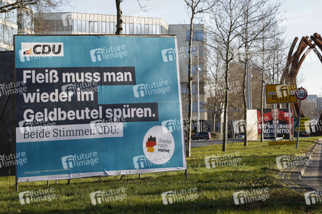 Wahlplakate zur Bundestagswahl 2025 in Bonn