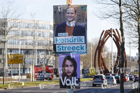 Wahlplakate zur Bundestagswahl 2025 in Bonn