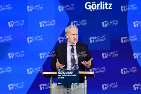 Olaf Scholz bei Alstom Transportation in Görlitz