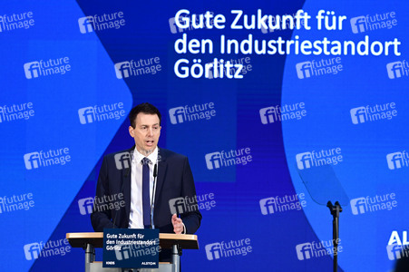 Olaf Scholz bei Alstom Transportation in Görlitz