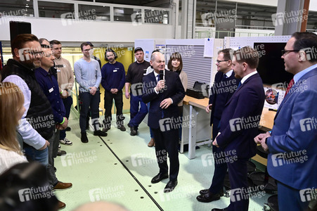 Olaf Scholz bei Alstom Transportation in Görlitz