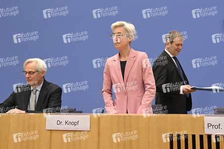 Bundespressekonferenz zum Stand der Klimapolitik in Deutschland in Berlin