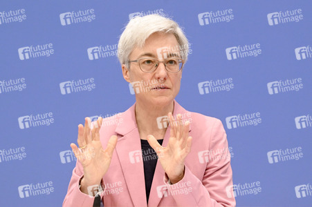 Bundespressekonferenz zum Stand der Klimapolitik in Deutschland in Berlin