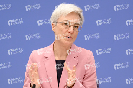 Bundespressekonferenz zum Stand der Klimapolitik in Deutschland in Berlin