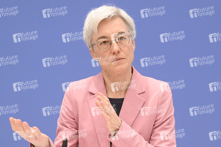 Bundespressekonferenz zum Stand der Klimapolitik in Deutschland in Berlin