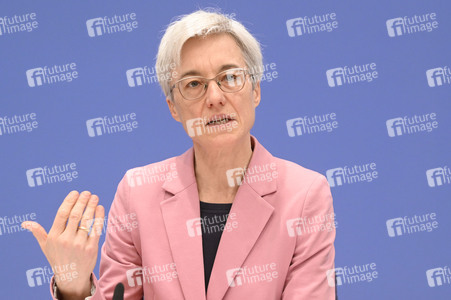 Bundespressekonferenz zum Stand der Klimapolitik in Deutschland in Berlin