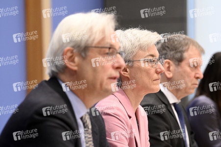 Bundespressekonferenz zum Stand der Klimapolitik in Deutschland in Berlin