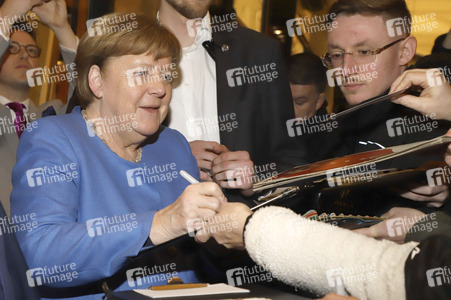 Signierstunde von Angela Merkel in Hamburg