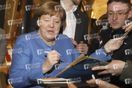 Signierstunde von Angela Merkel in Hamburg