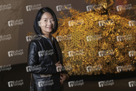 Modeausstellung von Guo Pei in Hongkong