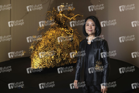 Modeausstellung von Guo Pei in Hongkong