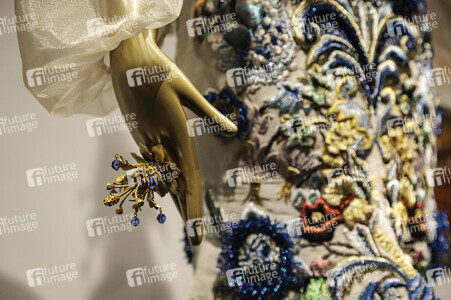 Modeausstellung von Guo Pei in Hongkong