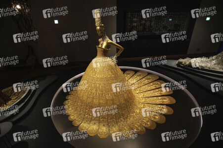 Modeausstellung von Guo Pei in Hongkong
