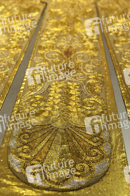 Modeausstellung von Guo Pei in Hongkong