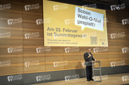 Pressetermin zur Vorstellung des Wahl-O-Mat zur Bundestagswahl 2025 in Berlin