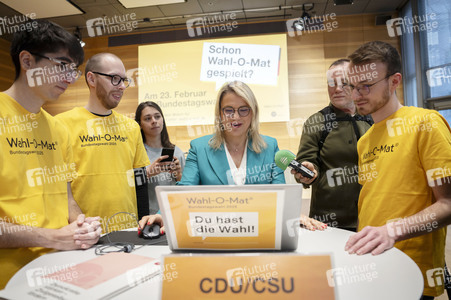 Pressetermin zur Vorstellung des Wahl-O-Mat zur Bundestagswahl 2025 in Berlin