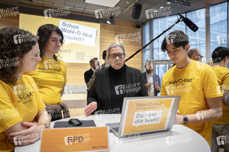 Pressetermin zur Vorstellung des Wahl-O-Mat zur Bundestagswahl 2025 in Berlin