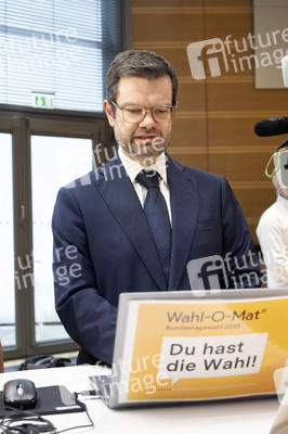 Pressetermin zur Vorstellung des Wahl-O-Mat zur Bundestagswahl 2025 in Berlin