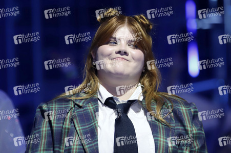 Eisrevue-Premiere 'Holiday on Ice - Horizons' in Hamburg