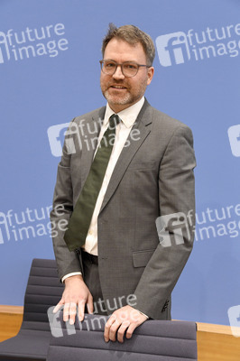 Bundespressekonferenz zum Munich Security Report 2025 in Berlin
