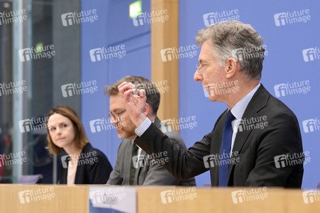 Bundespressekonferenz zum Munich Security Report 2025 in Berlin