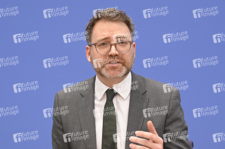 Bundespressekonferenz zum Munich Security Report 2025 in Berlin