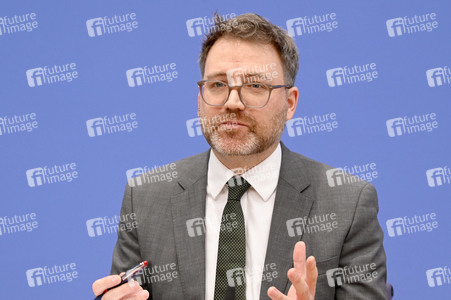 Bundespressekonferenz zum Munich Security Report 2025 in Berlin