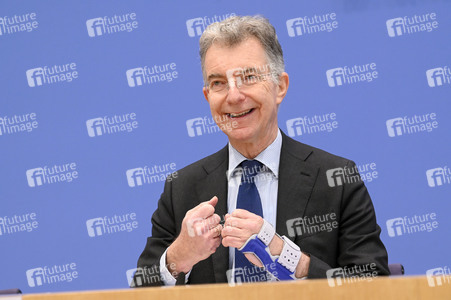 Bundespressekonferenz zum Munich Security Report 2025 in Berlin