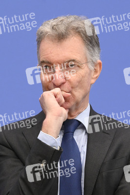 Bundespressekonferenz zum Munich Security Report 2025 in Berlin