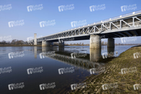 Trogbrücke Magdeburg