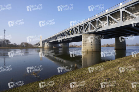 Trogbrücke Magdeburg