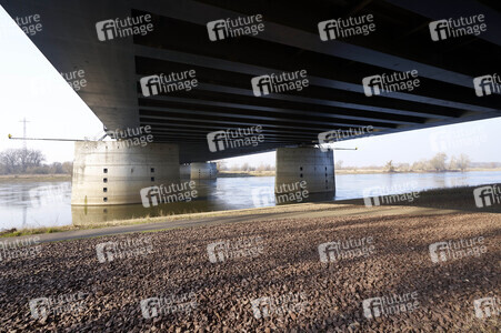 Trogbrücke Magdeburg