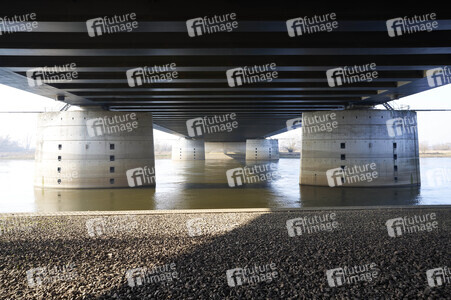 Trogbrücke Magdeburg